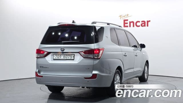 KG모빌리티(SsangYong) Korando 투리스모 2WD LT 11인승, 2014 2