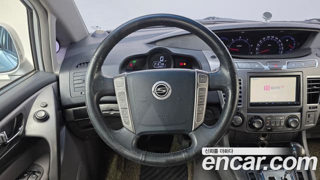 KG모빌리티(SsangYong) Korando 투리스모 2WD LT 11인승, 2014 14