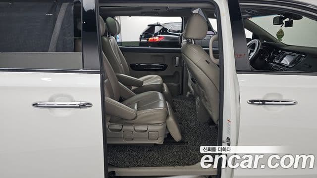 Kia All New Carnival President, 2016 12