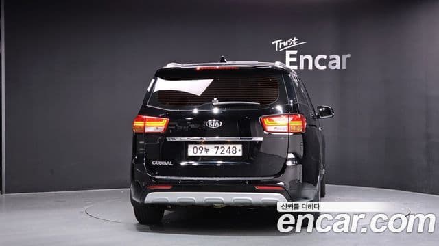 Kia All New Carnival Prestige, 2017 4