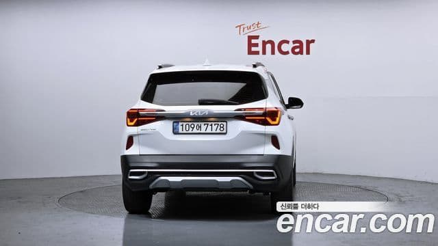 Kia Seltos Signature, 2023 4