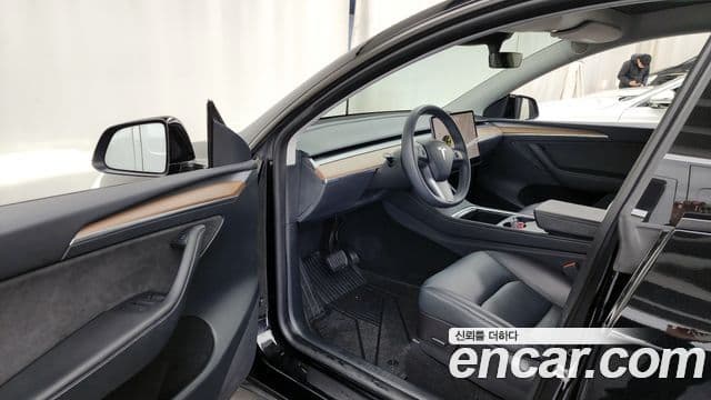 Tesla модель Y Long Range AWD, 2023 10