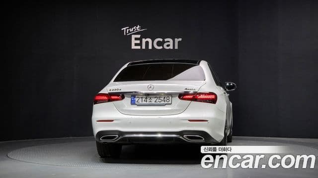 Mercedes-Benz E-класс W213 AMG Line, 2023 4