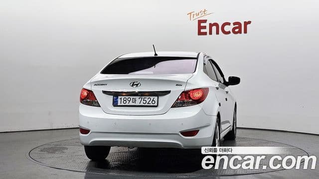 Hyundai Accent(новый кузов / новое поколение) 1.6 GDI top, 2013 4