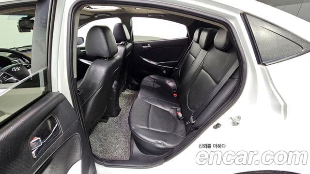 Hyundai Accent(новый кузов / новое поколение) 1.6 GDI top, 2013 11