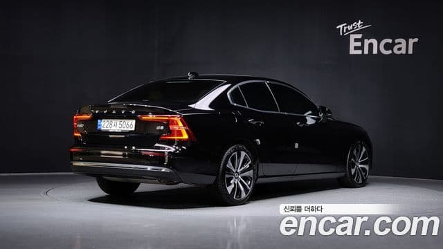 Volvo S60 3세대 B5 Ultimate Bright, 2023 2
