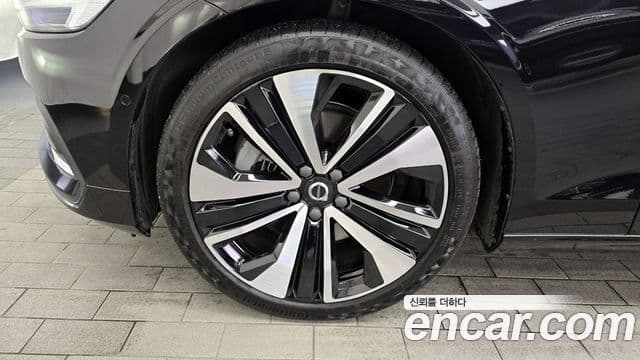 Volvo S60 3세대 B5 Ultimate Bright, 2023 все фото
