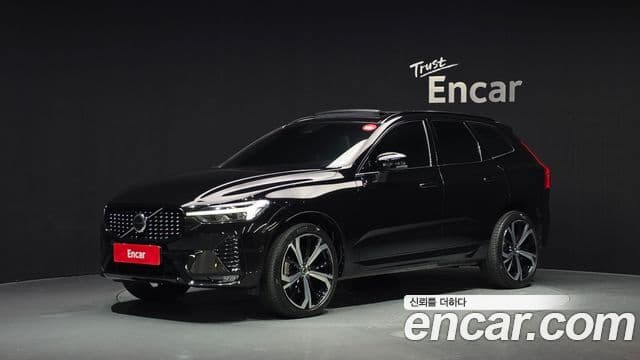 Volvo XC60 2세대 B6 R-Design, 2022 1