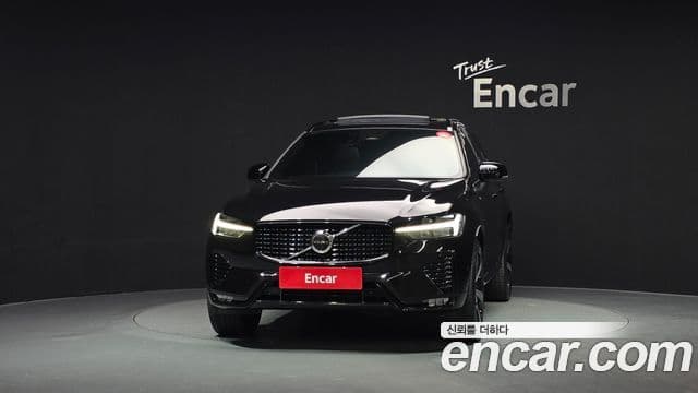 Volvo XC60 2세대 B6 R-Design, 2022 3