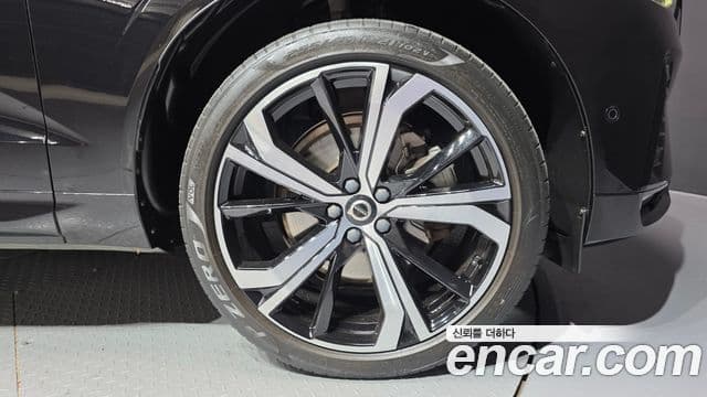 Volvo XC60 2세대 B6 R-Design, 2022 все фото