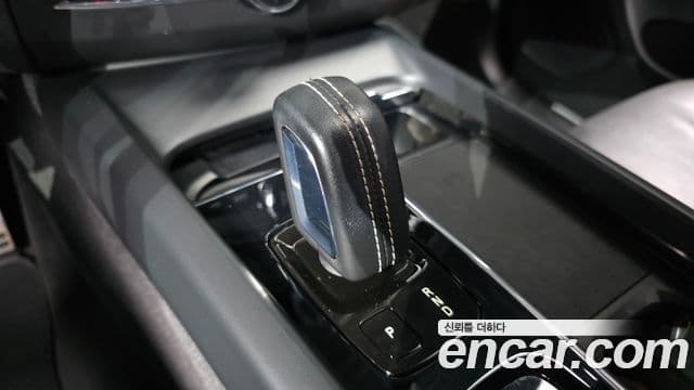 Volvo XC60 2세대 B6 R-Design, 2022 9