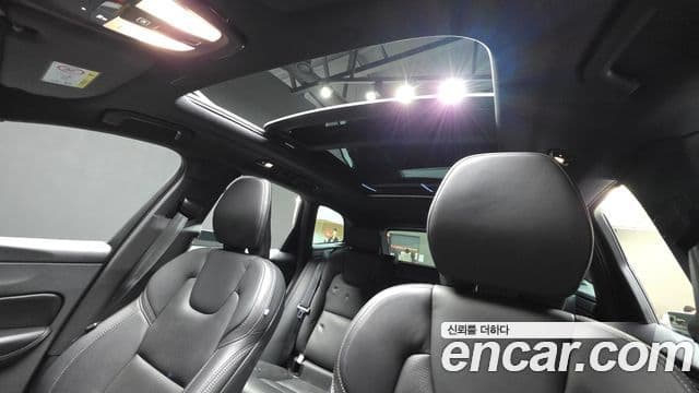 Volvo XC60 2세대 B6 R-Design, 2022 12