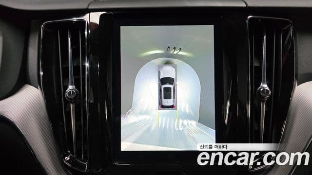 Volvo XC60 2세대 B6 R-Design, 2022 16