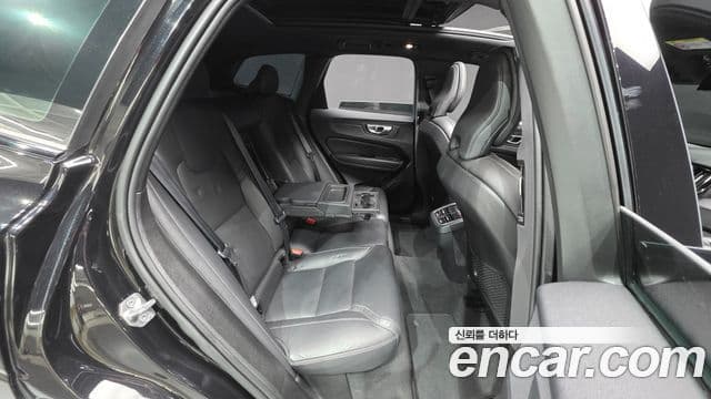 Volvo XC60 2세대 B6 R-Design, 2022 19