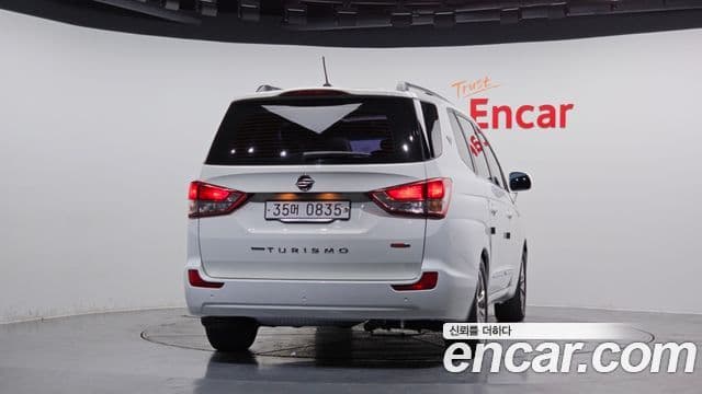 KG모빌리티(SsangYong) Korando 투리스모 4WD RX 9인승, 2016 4