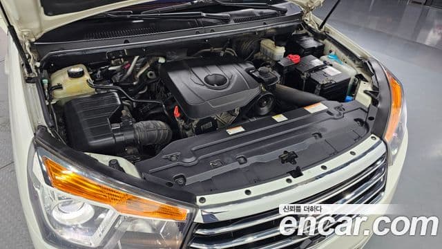 KG모빌리티(SsangYong) Korando 투리스모 4WD RX 9인승, 2016 6