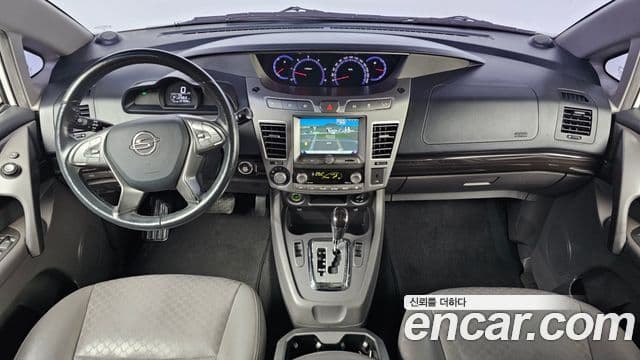 KG모빌리티(SsangYong) Korando 투리스모 4WD RX 9인승, 2016 7