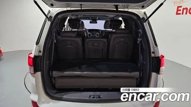 KG모빌리티(SsangYong) Korando 투리스모 4WD RX 9인승, 2016 19