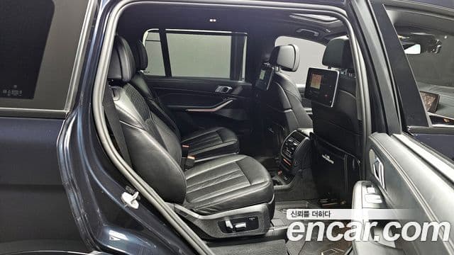 BMW X7 (G07) xDrive 40i M Sport 6인승, 2021 11