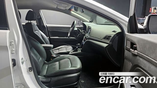 Hyundai Avante AD 1.6 GDI Smart, 2016 10