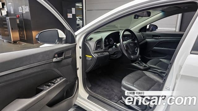 Hyundai Avante AD 1.6 GDI Smart, 2016 11