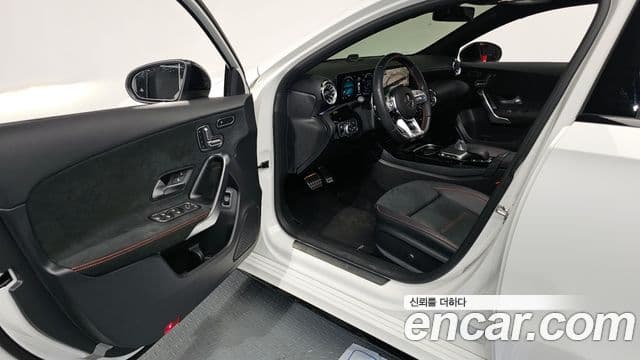 Mercedes-Benz A-класс W177 AMG A35 4MATIC седан, 2023 10