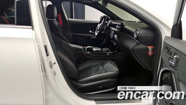 Mercedes-Benz A-класс W177 AMG A35 4MATIC седан, 2023 11