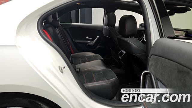 Mercedes-Benz A-класс W177 AMG A35 4MATIC седан, 2023 12