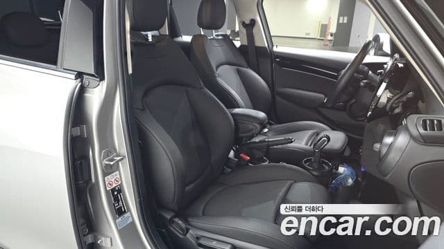 Mini Cooper 3세대, 2024 10