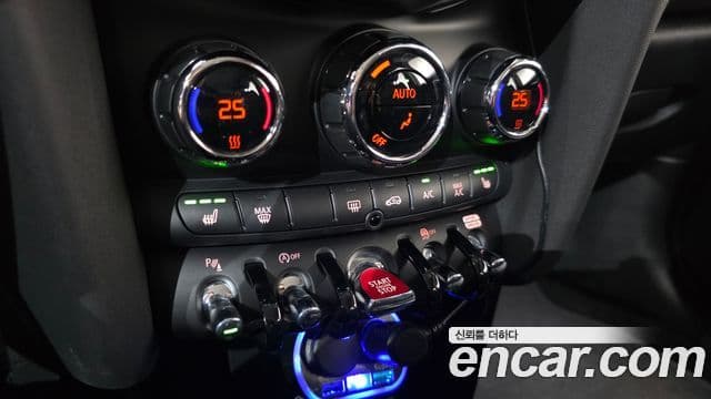 Mini Cooper 3세대, 2024 16