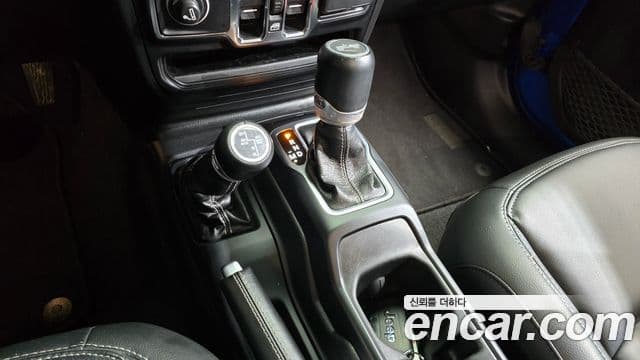 Jeep Wrangler (JL) 2.0 Overland 4도어 4xe, 2022 9