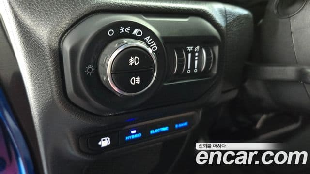 Jeep Wrangler (JL) 2.0 Overland 4도어 4xe, 2022 18