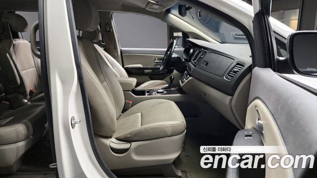 Kia All New Carnival Prestige, 2015 10