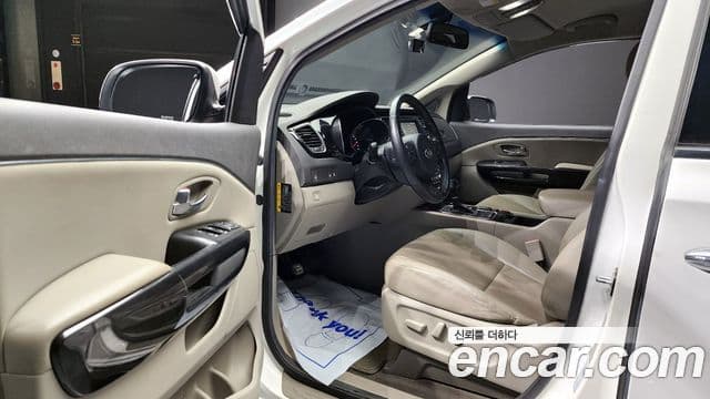 Kia All New Carnival Prestige, 2015 11