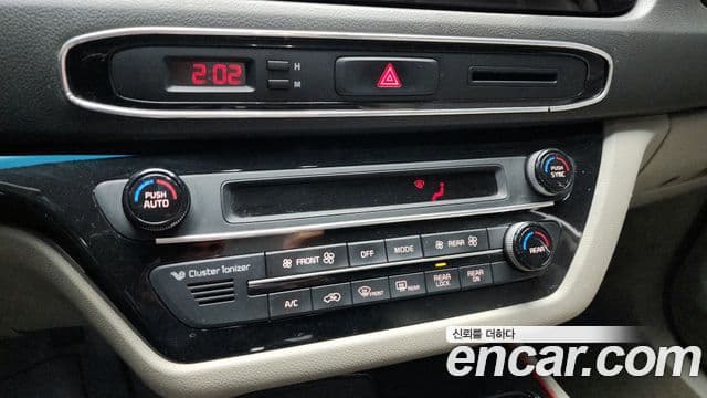 Kia All New Carnival Prestige, 2015 18