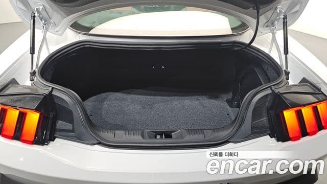 Ford Mustang 7세대 2.3 EcoBoost Premium купе, 2024 20