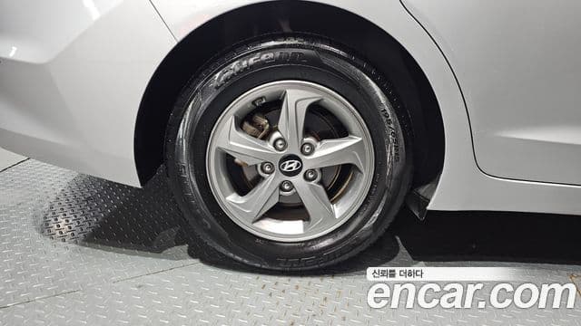 Hyundai Avante AD 1.6 GDI Smart, 2016 все фото