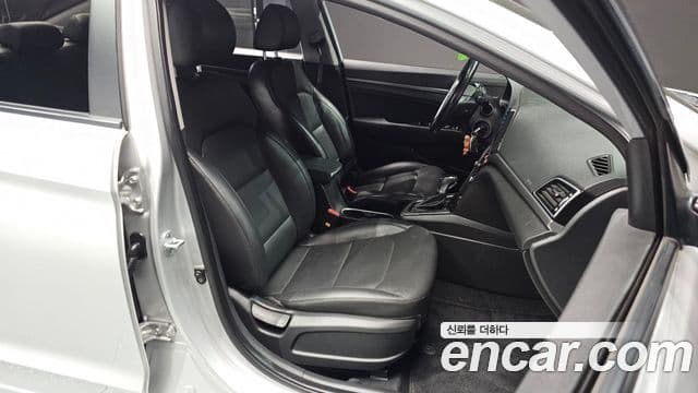 Hyundai Avante AD 1.6 GDI Smart, 2016 10