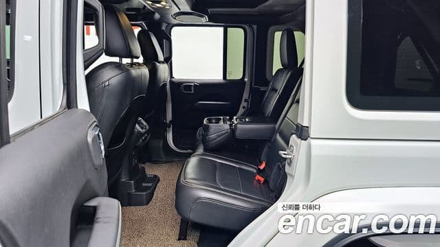 Jeep Wrangler (JL) 2.0 Overland 4도어, 2019 12