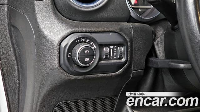 Jeep Wrangler (JL) 2.0 Overland 4도어, 2019 16