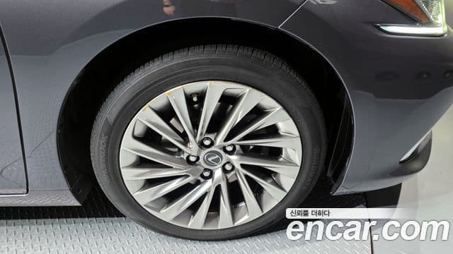 Lexus ES300h 7세대 Luxury Plus, 2022 все фото