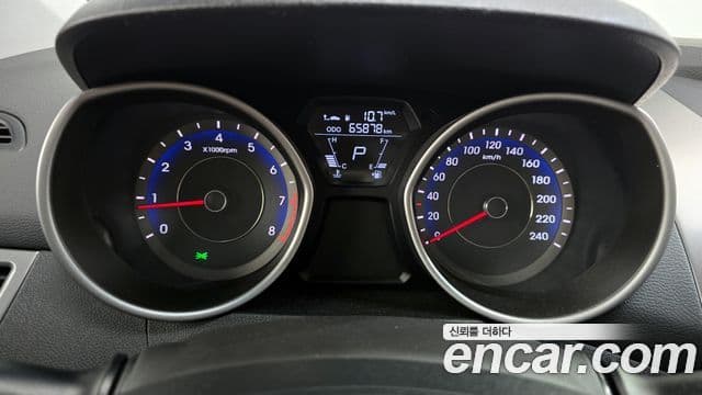 Hyundai Avante MD M16 GDI Smart, 2013 8