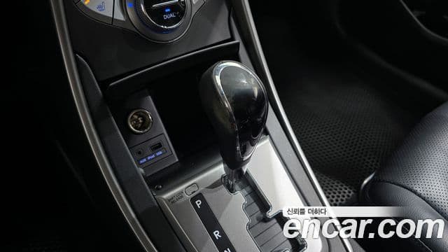 Hyundai Avante MD M16 GDI Smart, 2013 9