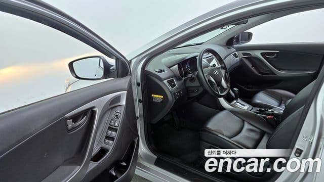 Hyundai Avante MD M16 GDI Smart, 2013 10