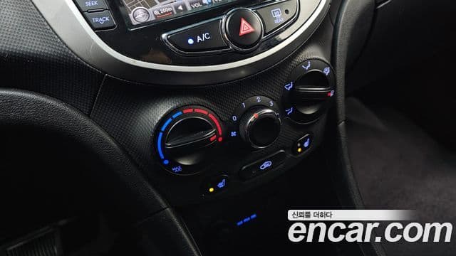 Hyundai Accent(новый кузов / новое поколение) Premier, 2012 18