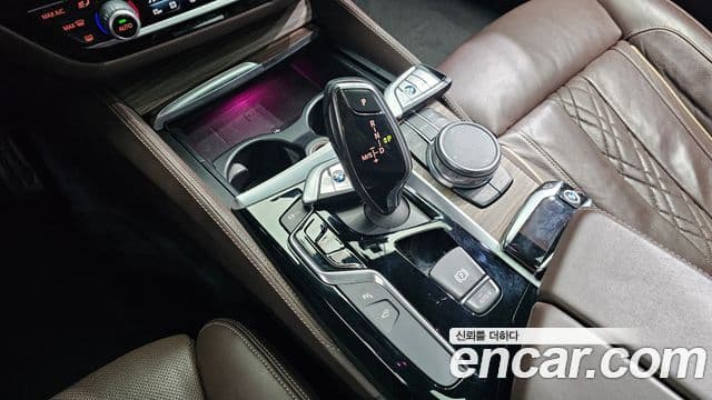 BMW 5시리즈 (G30) 520d M Sport Plus, 2018 9