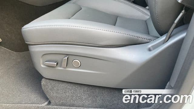 Tesla модель Y, 2025 10