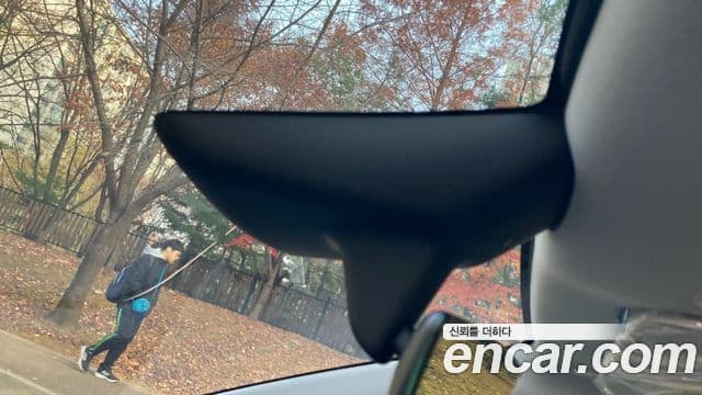 Tesla модель Y, 2025 13