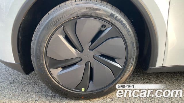 Tesla модель Y, 2025 20