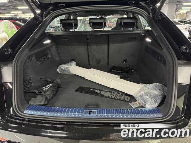 Audi Q8 (4M) Premium, 2026 14